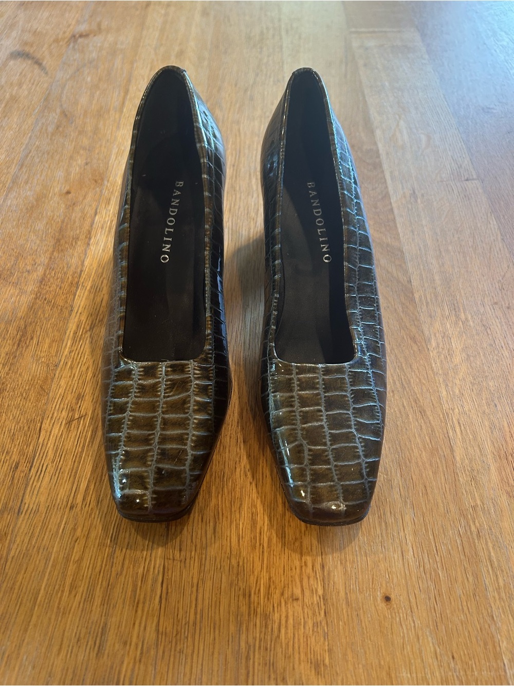 Bandolino Olive Croc-Embossed Square-Toe Flats